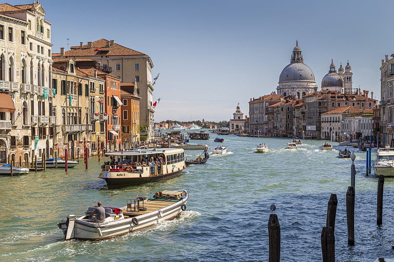 One step closer to ITALY Digital Nomad Visa for Remote Workers 2 venice 5090764 1920